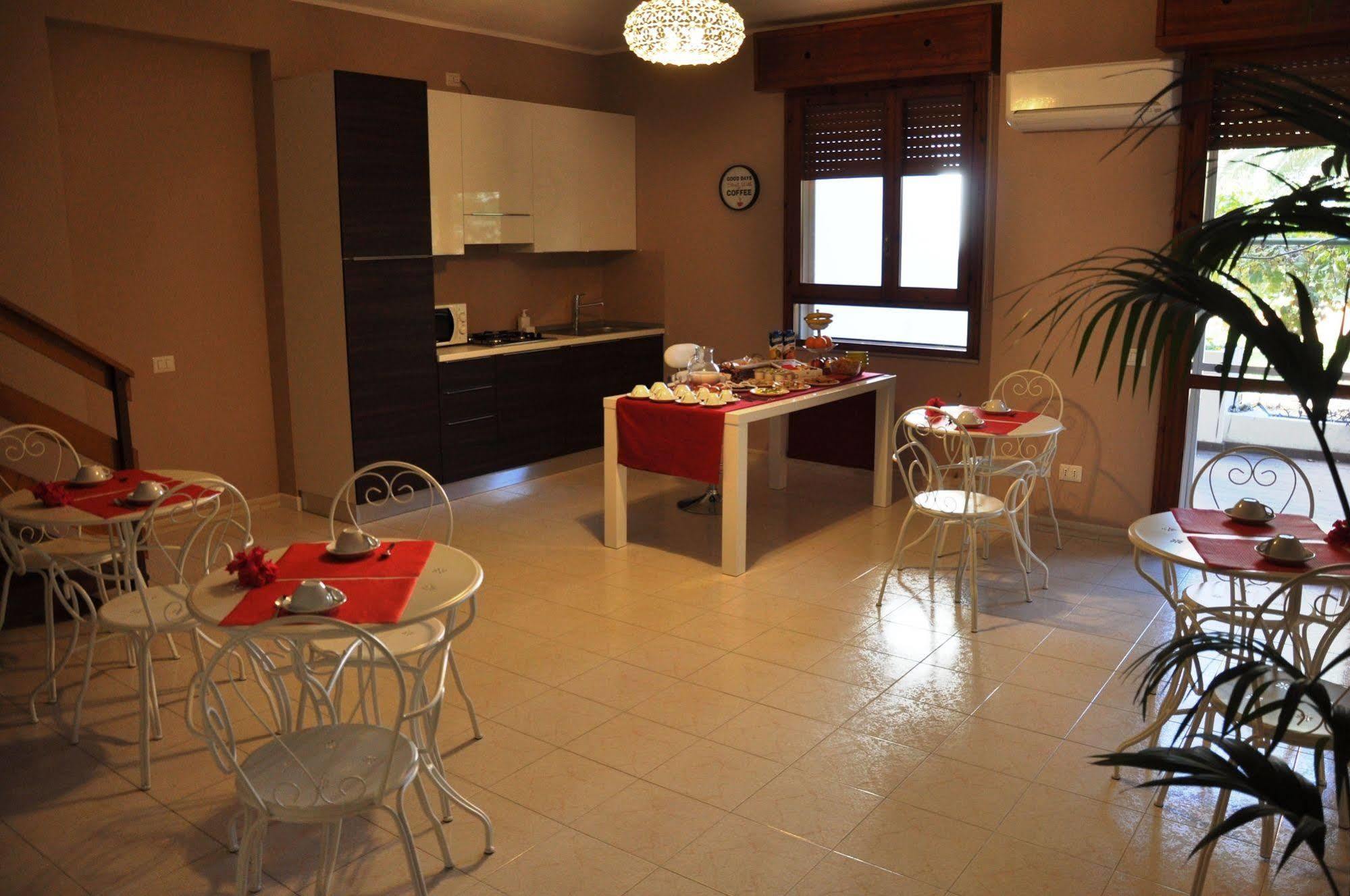 House Marcella Apartment Cagliari Bagian luar foto